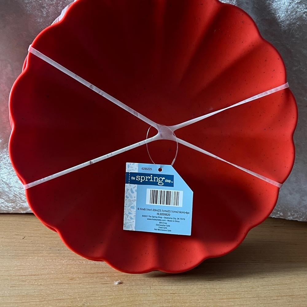 Red Scalloped Serving Bowl